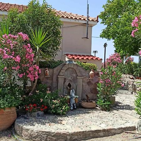 Orfeas Studios Molivos Μήθυμνα Εξωτερικό φωτογραφία